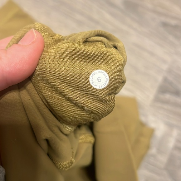 Lululemon Align Crop *21" - Size 6 - Picture 4 of 10